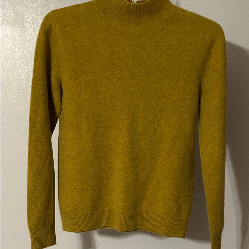 Women's 100% Wool Sweater.